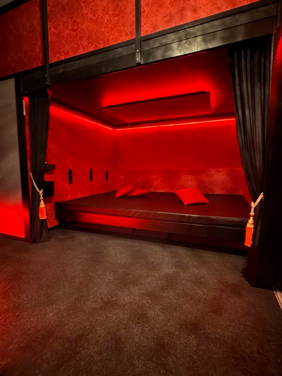 2plus 2club - Erotic Massage in Athens, Greece - Photo 3