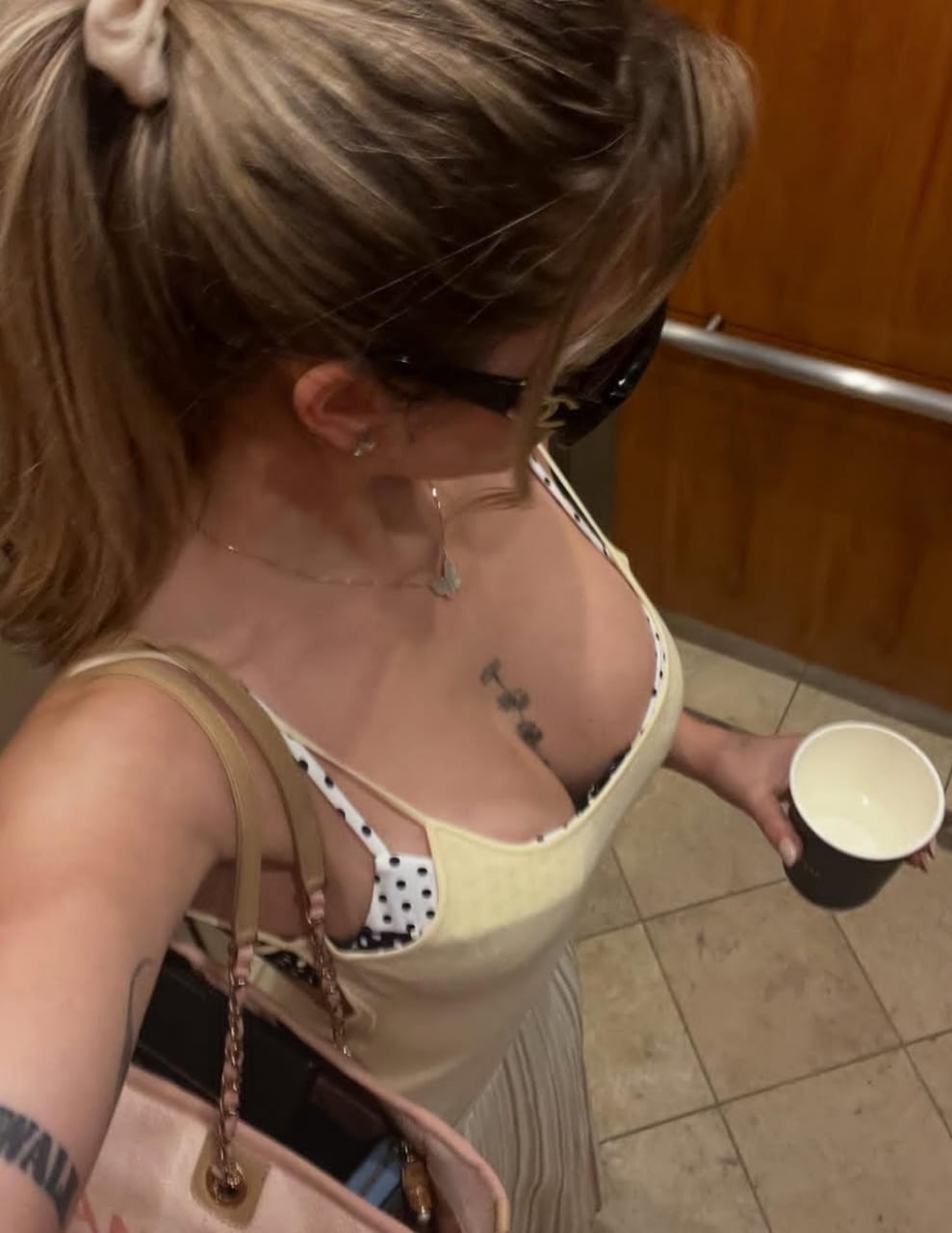 Erotic massage GIF — Massage Anne