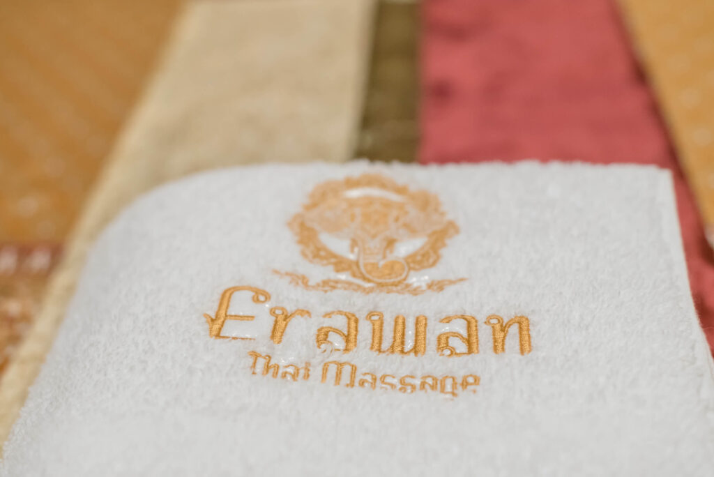 Erotic massage GIF — Erawan Thai Masszázs