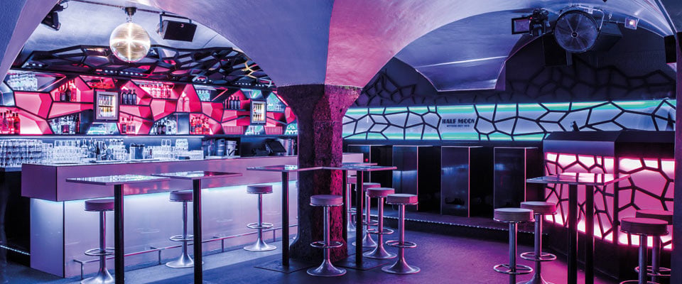 Half Moon Club - erotic massage Salzburg