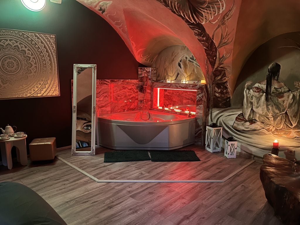 Erotic massage GIF — Eroticke Masaze Ceske Budejovice