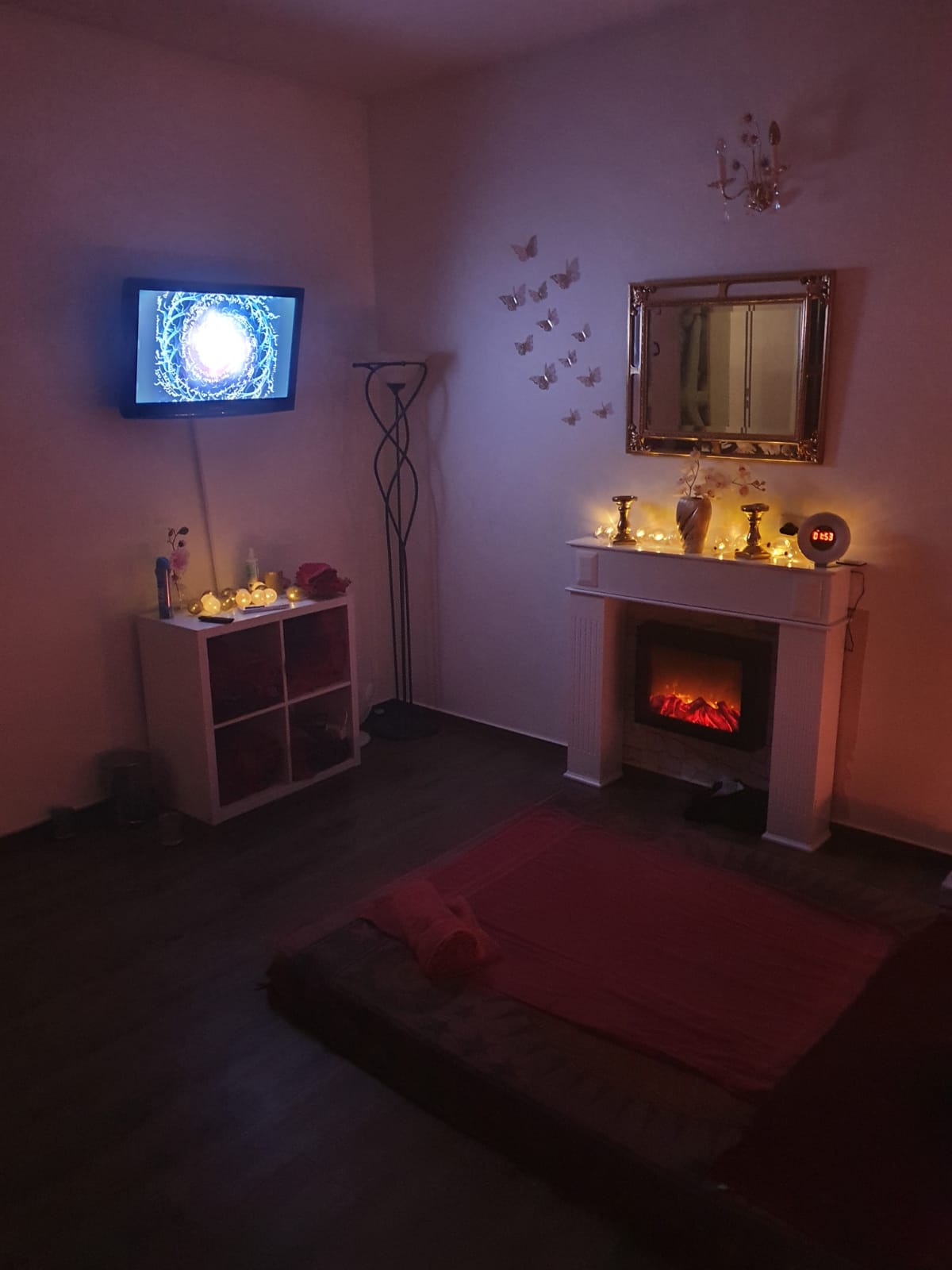 Erotic massage GIF — Tantra - Island - Bonn