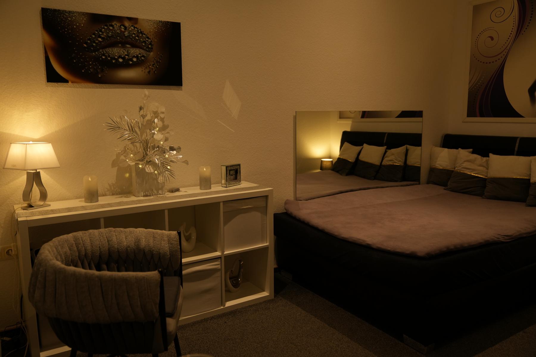 Erotic massage photo — Salon Cora