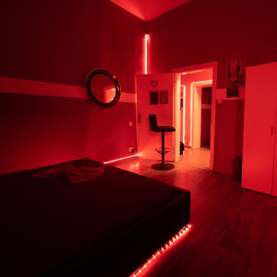 Erotic massage photo — Eros center "Maison de passe"