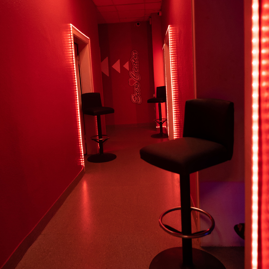 Erotic massage photo — Eros center "Maison de passe"