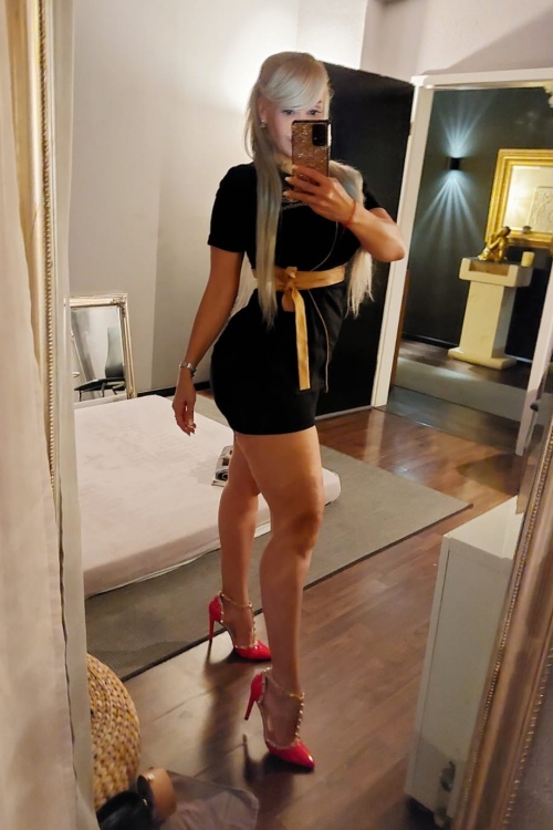 Erotic massage GIF — Golden Hearts