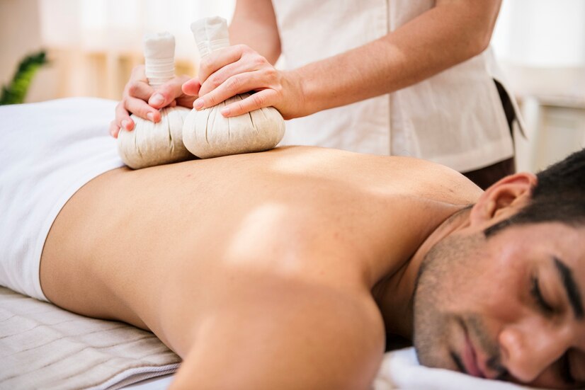 Erotic massage photo — Elaami Spa