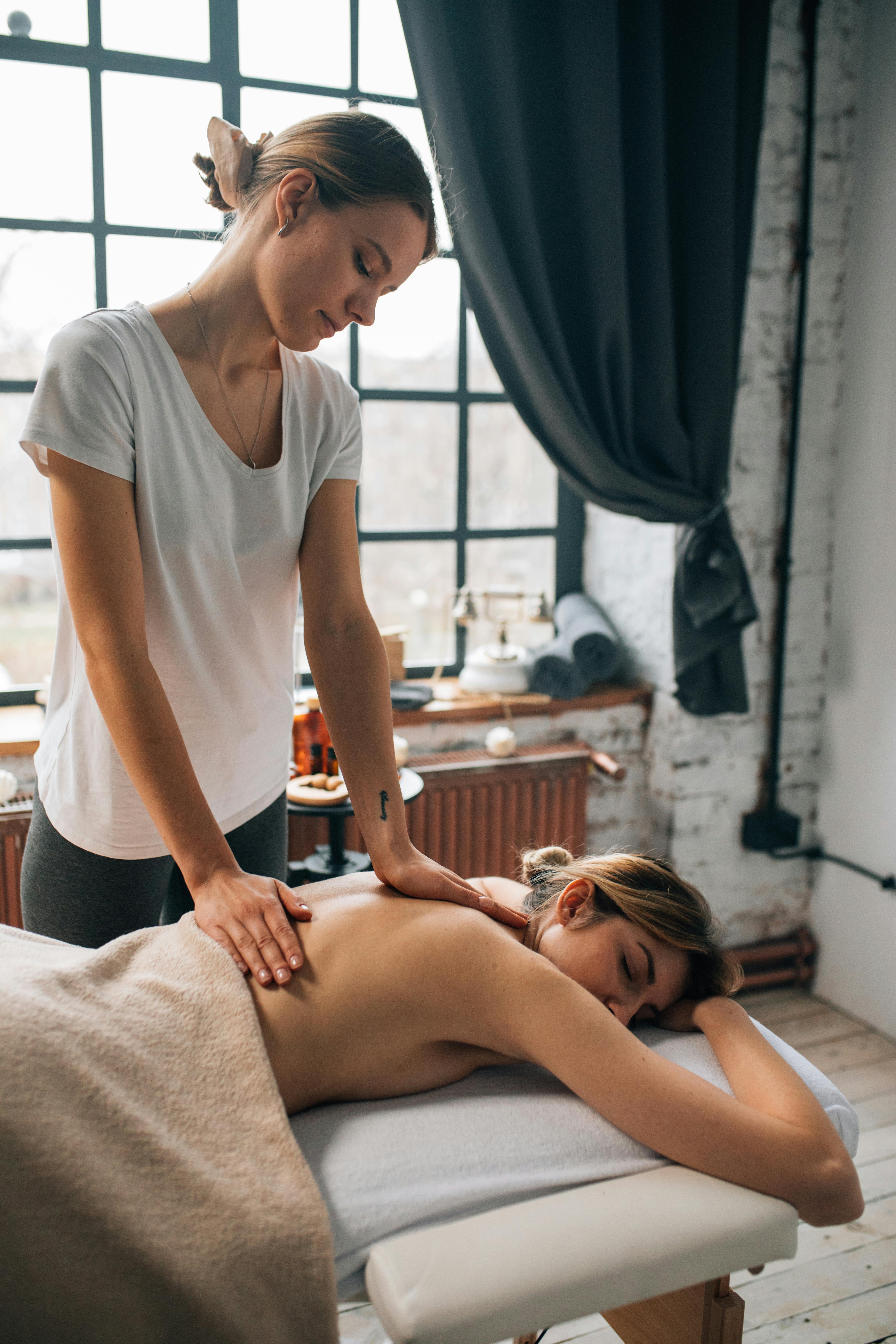 Erotic massage GIF — Massage in Chennai