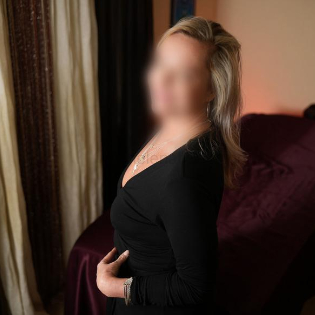 Erotic massage GIF — Ms Helena Hunter
