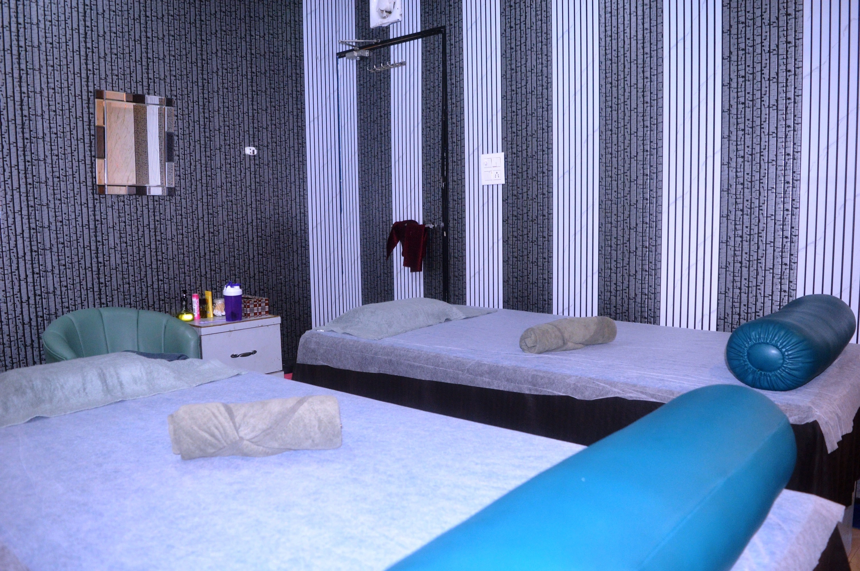 תמונת עיסוי אירוטי | Royal Spa & Salon Dehradun
