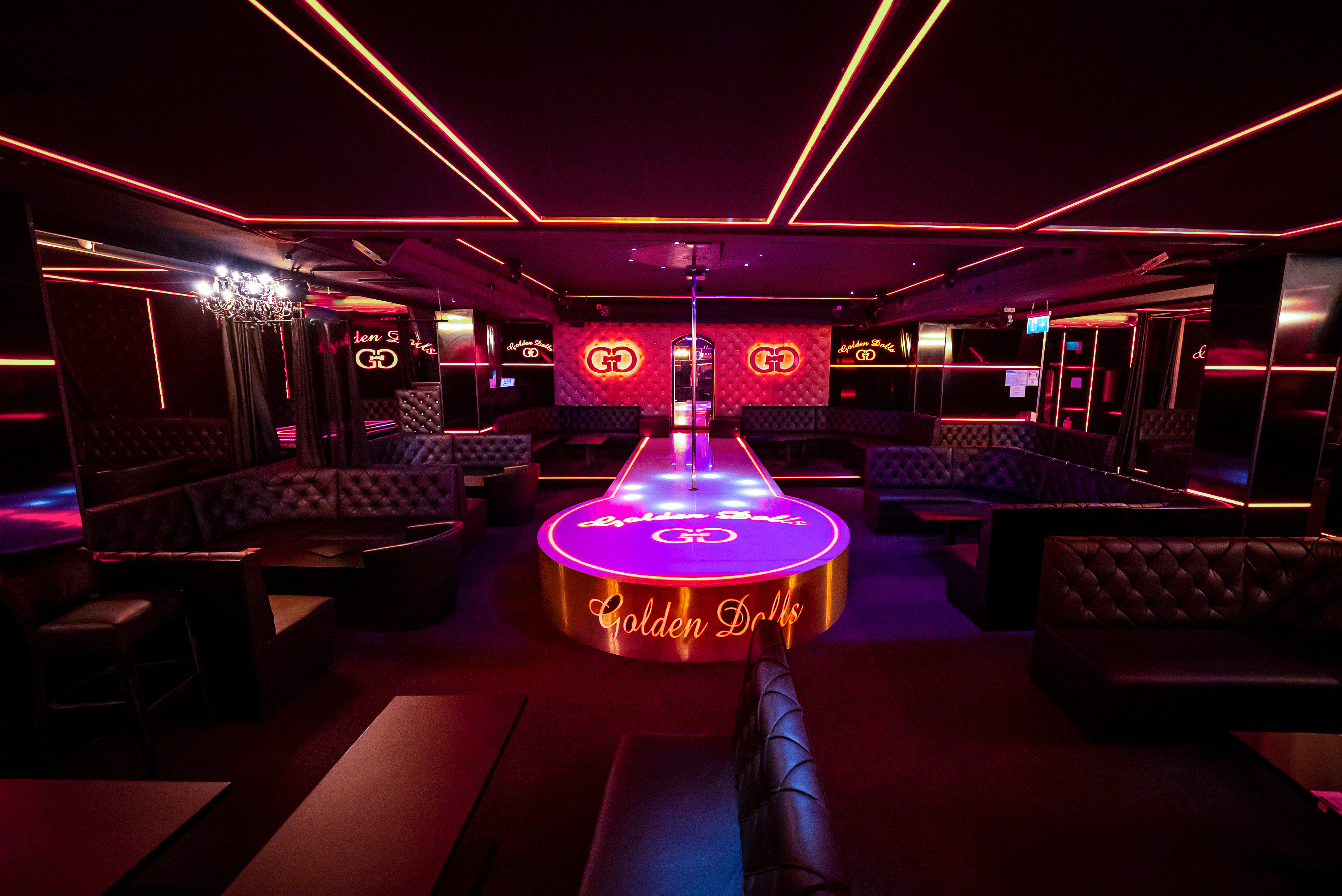 Sex club photo — Golden Dolls