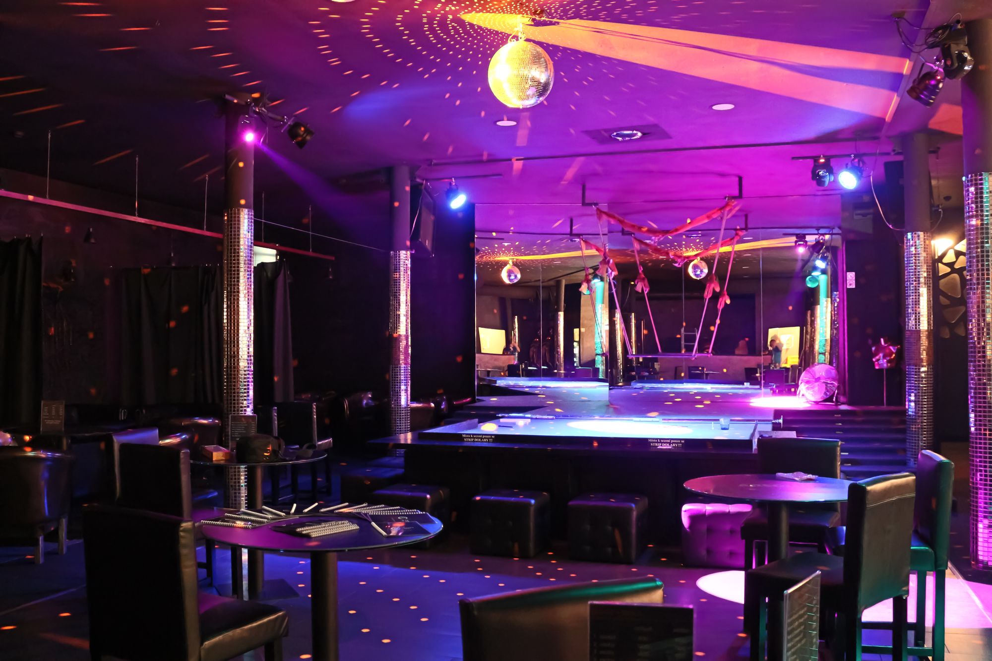 CozyBar Olomouc, erotic massage venue in Prague — photo 8