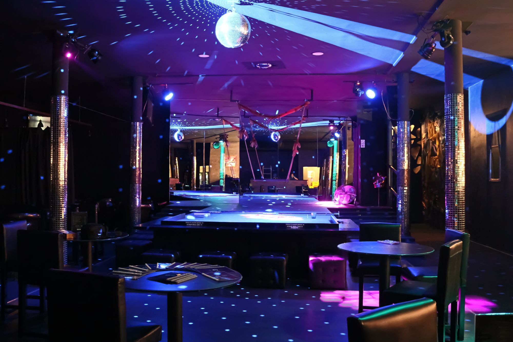 CozyBar Olomouc, erotic massage venue in Prague — photo 9