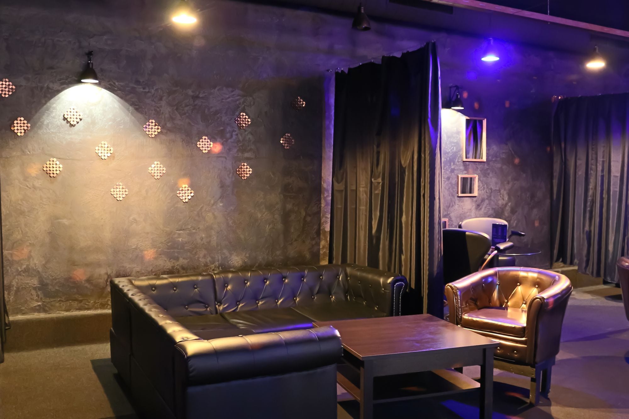 CozyBar Olomouc, erotic massage venue in Prague — photo 10
