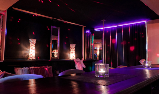 Gentlemens Club - Erotic Massage in Zurich, Switzerland - Photo 10