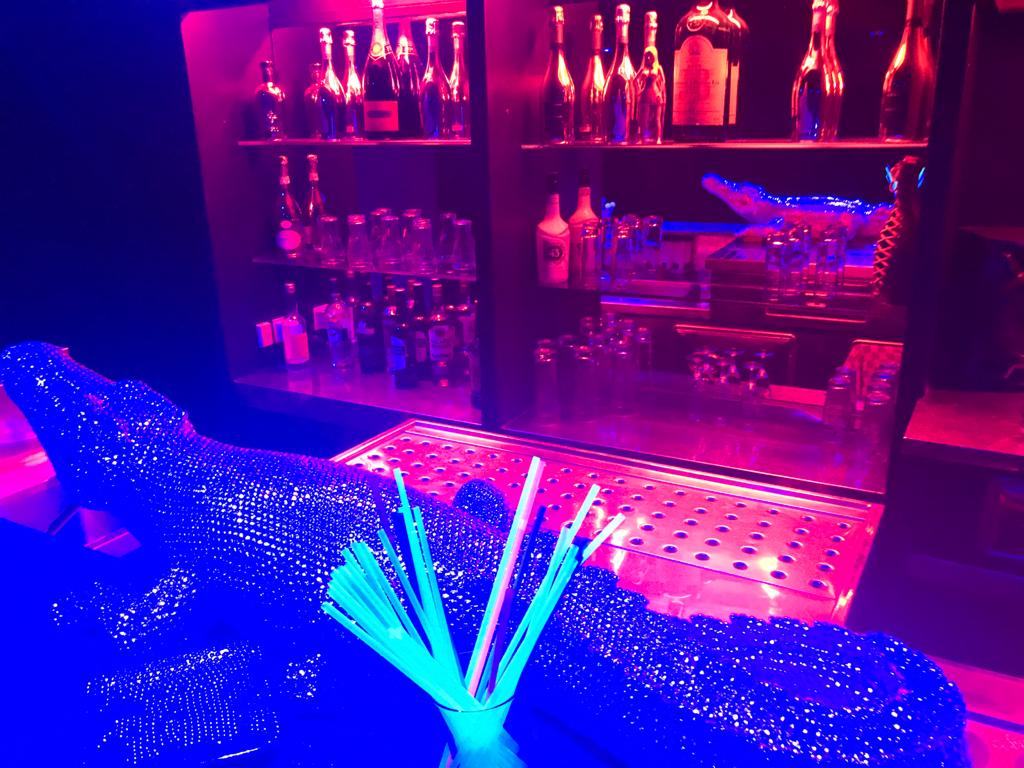 Bar a Hotesse Accueil Kenzo photo