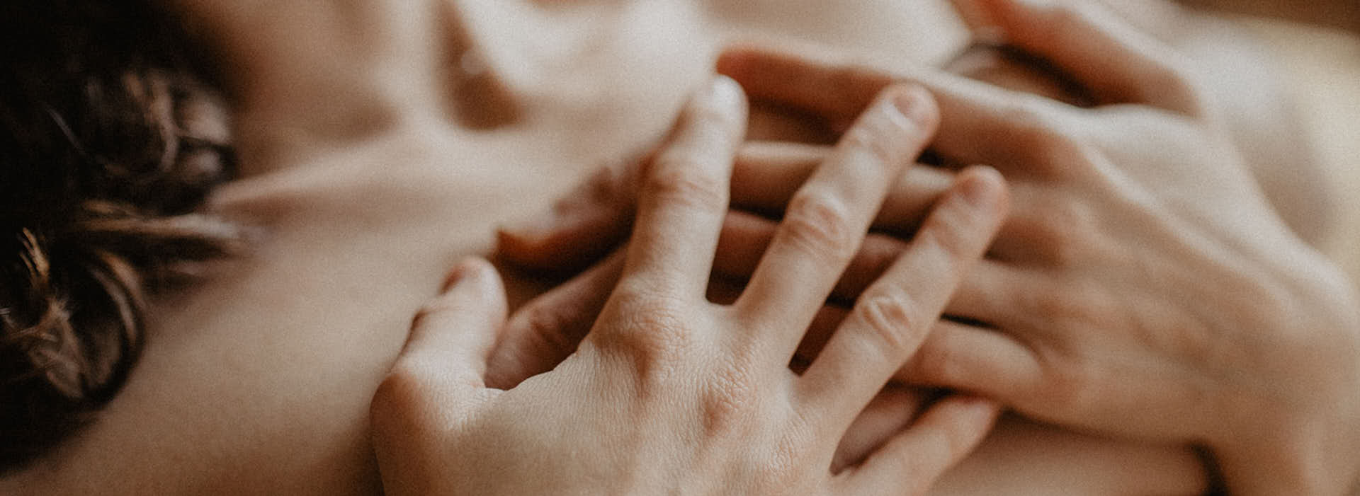 Erotic massage GIF — Lavoieduplaisir