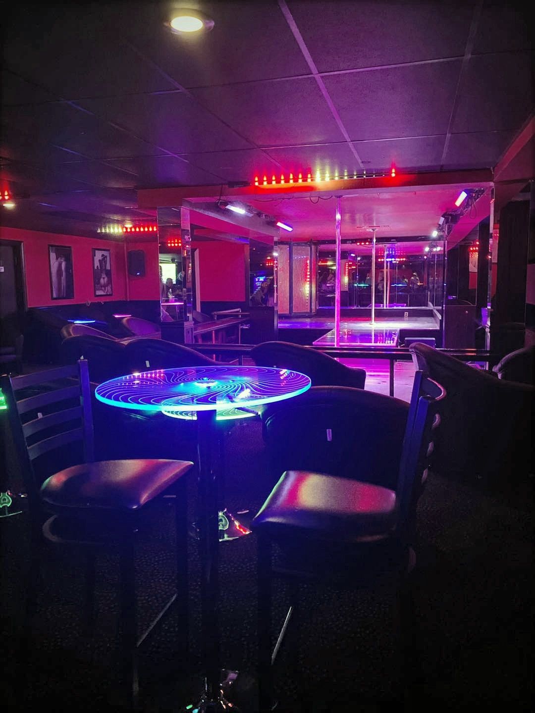Sex club photo — Double Vision