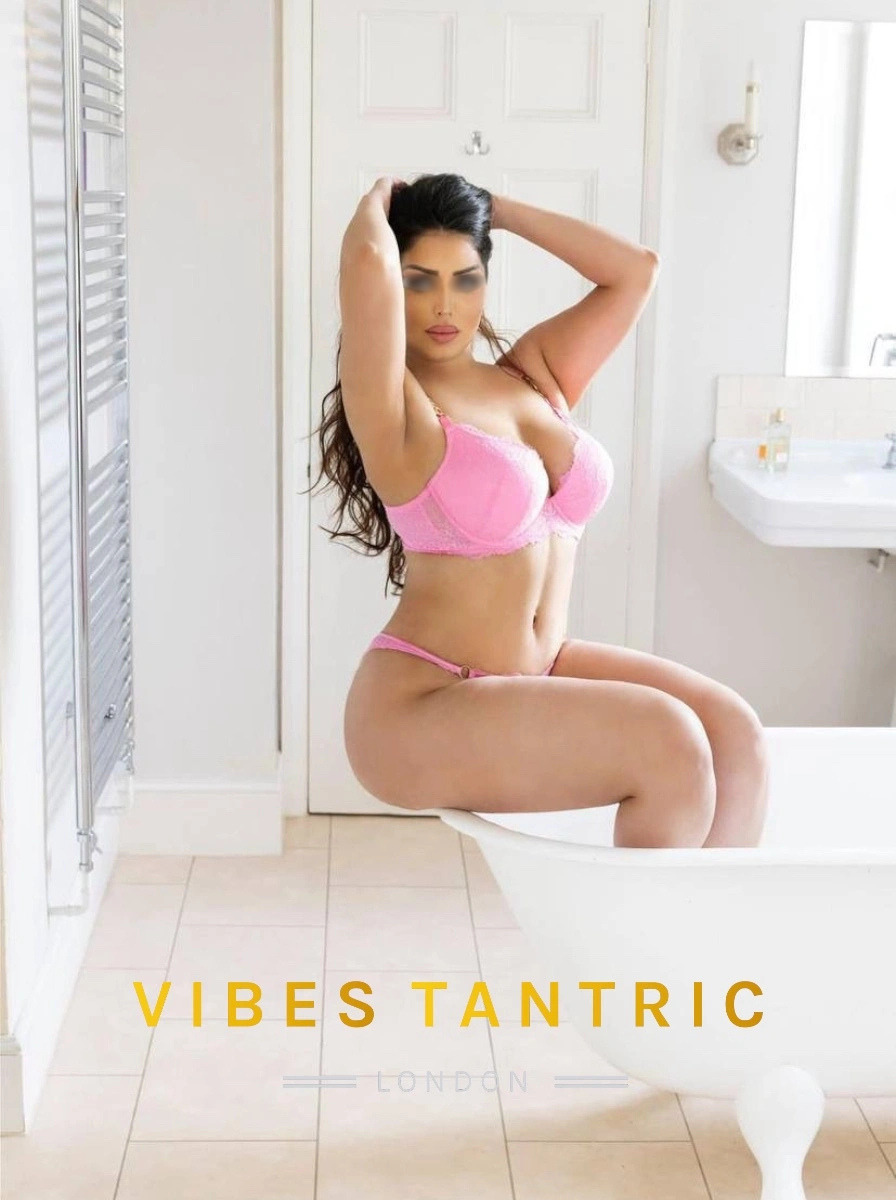 Erotic massage photo — Vibes Tantric