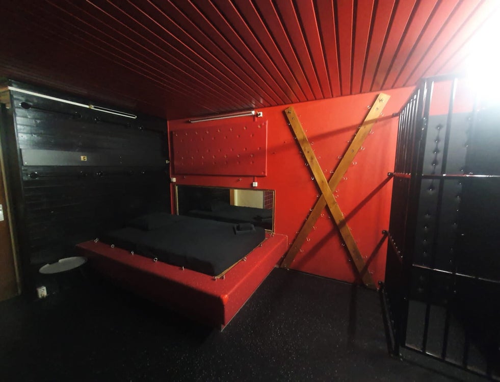 Erotic massage GIF — Red Light - De Pijp