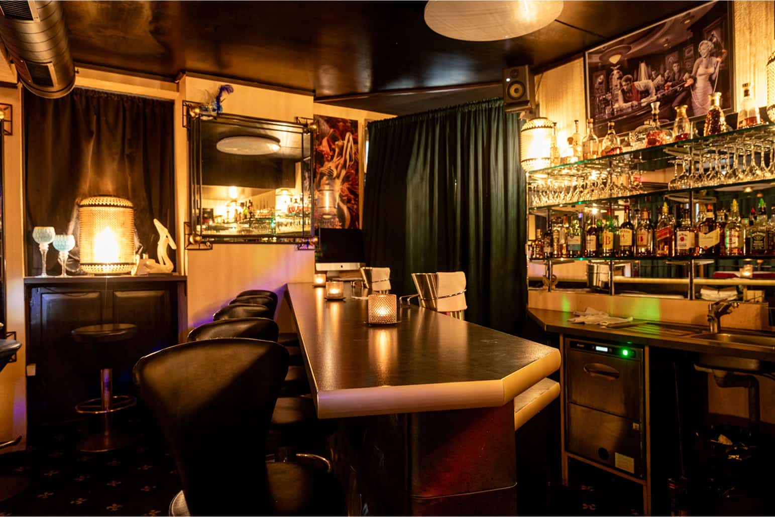 Sex club photo — Solidé Night Club Zurich | VIP Bar Niederdorf