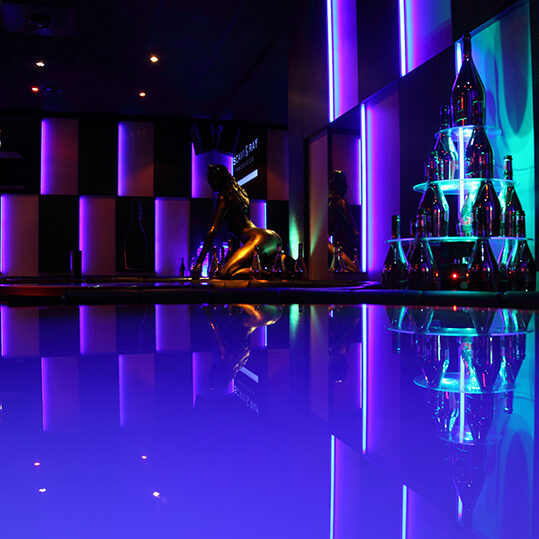 Dollhouse Hamburg - erotic massage Hamburg