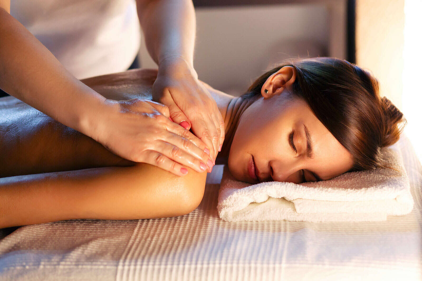 Erotic massage GIF — Tantra Attitude : Massage tantrique Toulouse