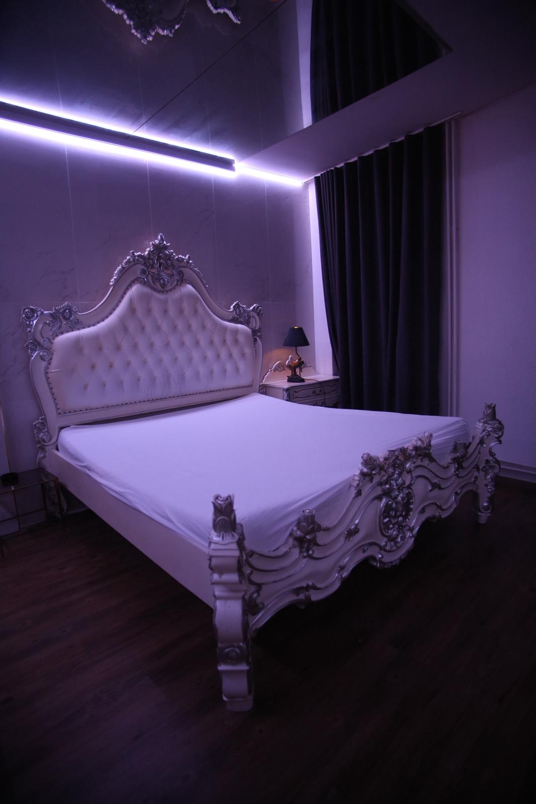 Erotic massage photo — Edelweiss Basel