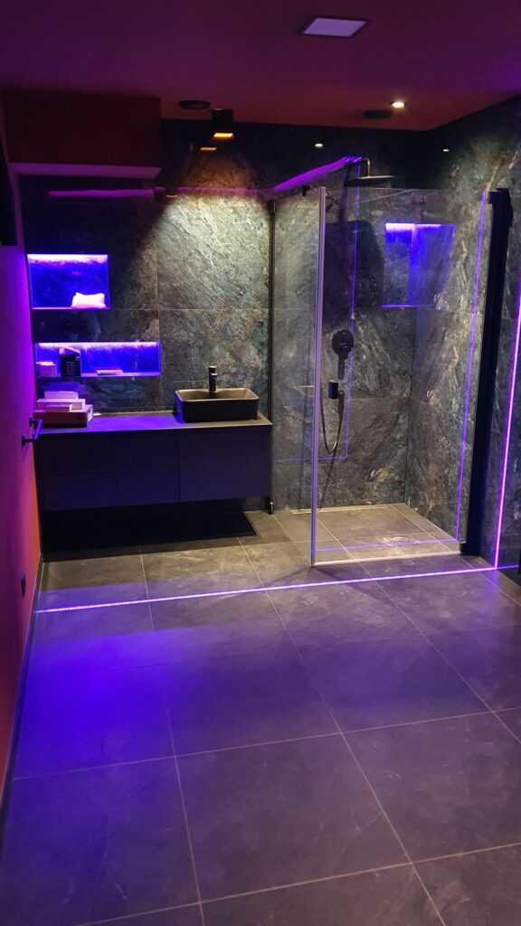 Redlips, erotic massage venue in Prague — photo 18