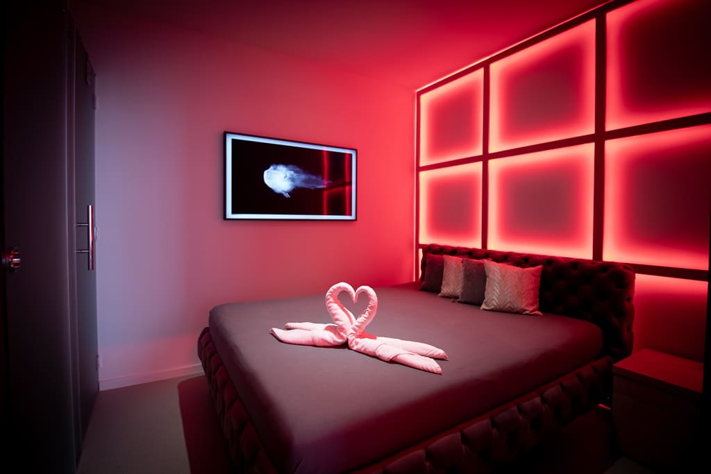 Maxim Club - Erotic Massage in Zurich, Switzerland - Photo 8