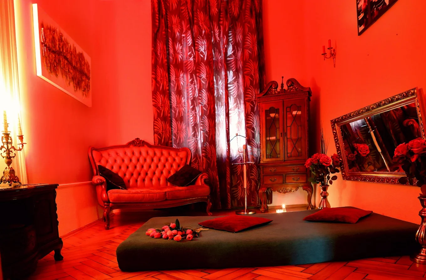 Erotic massage GIF — GLAMOUR Czech Erotic Massage