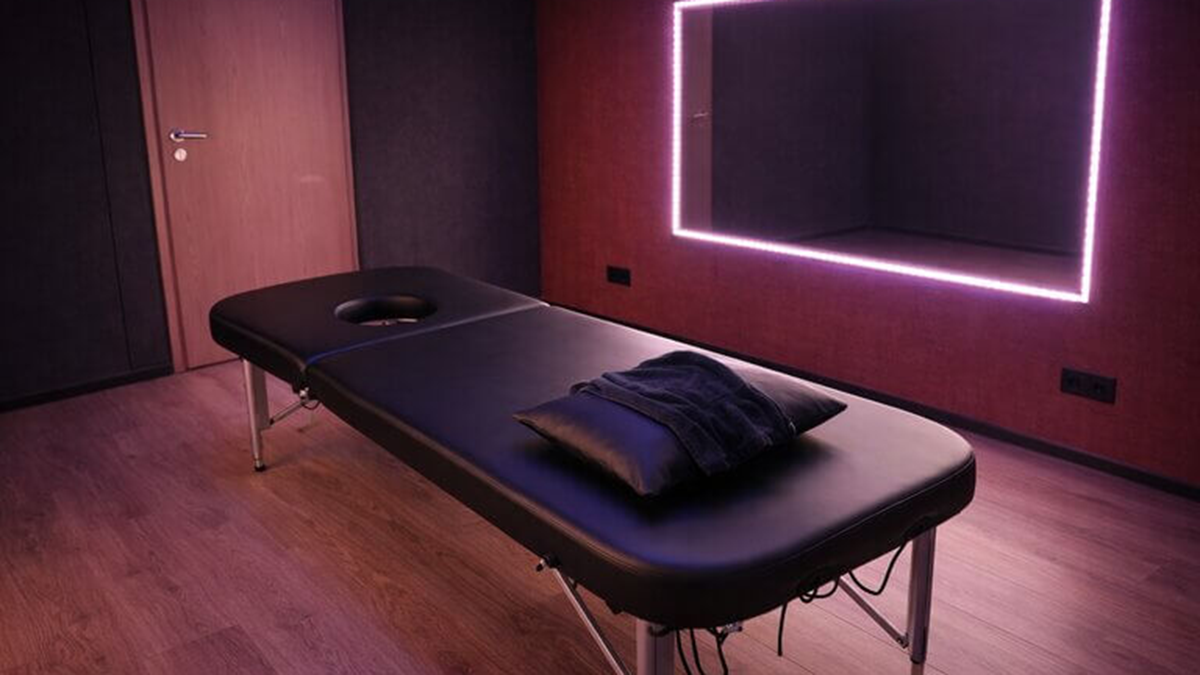Milking Table Four-Hand at Lindom Massage