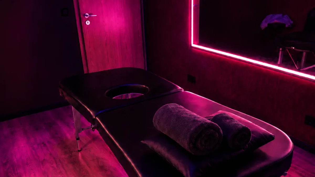 Milking Table Domina at Lindom Massage